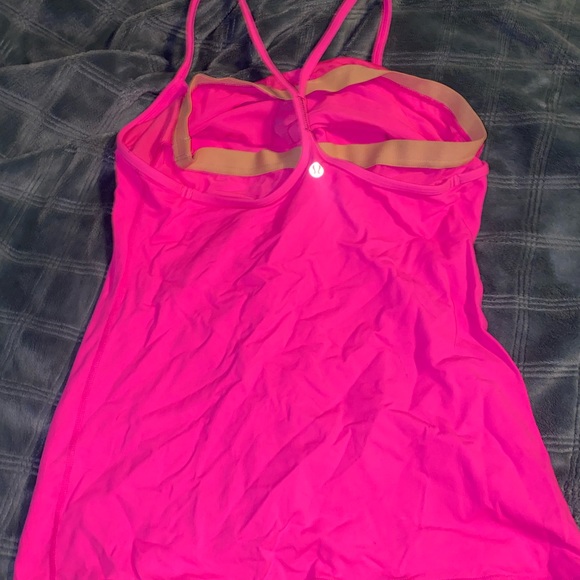 Lulu lemon top size 6 - Picture 2 of 2
